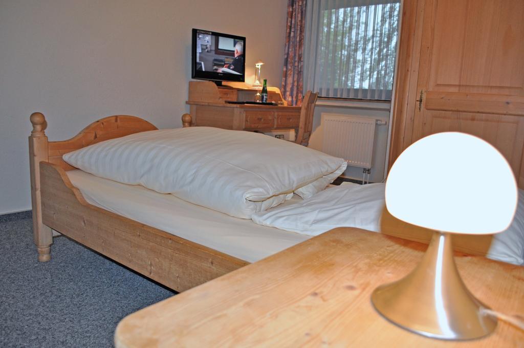 Hellmanns Hotel Bremers Bauerndiele Wiefelstede Habitación foto